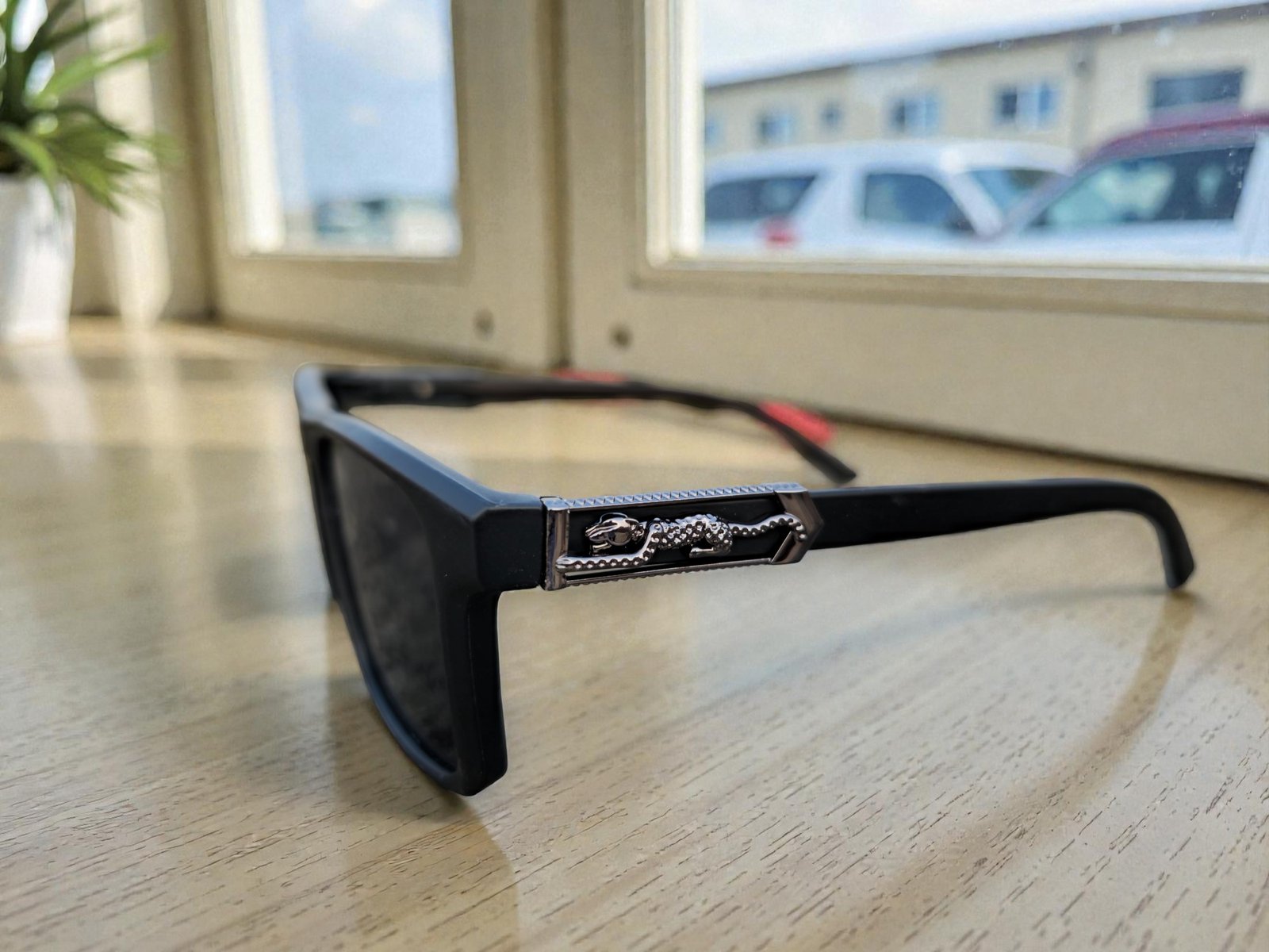 প্রিমিয়াম টাইগার সানগ্লাস সাথে একটি তুর্কি জায়নামাজ গিফট